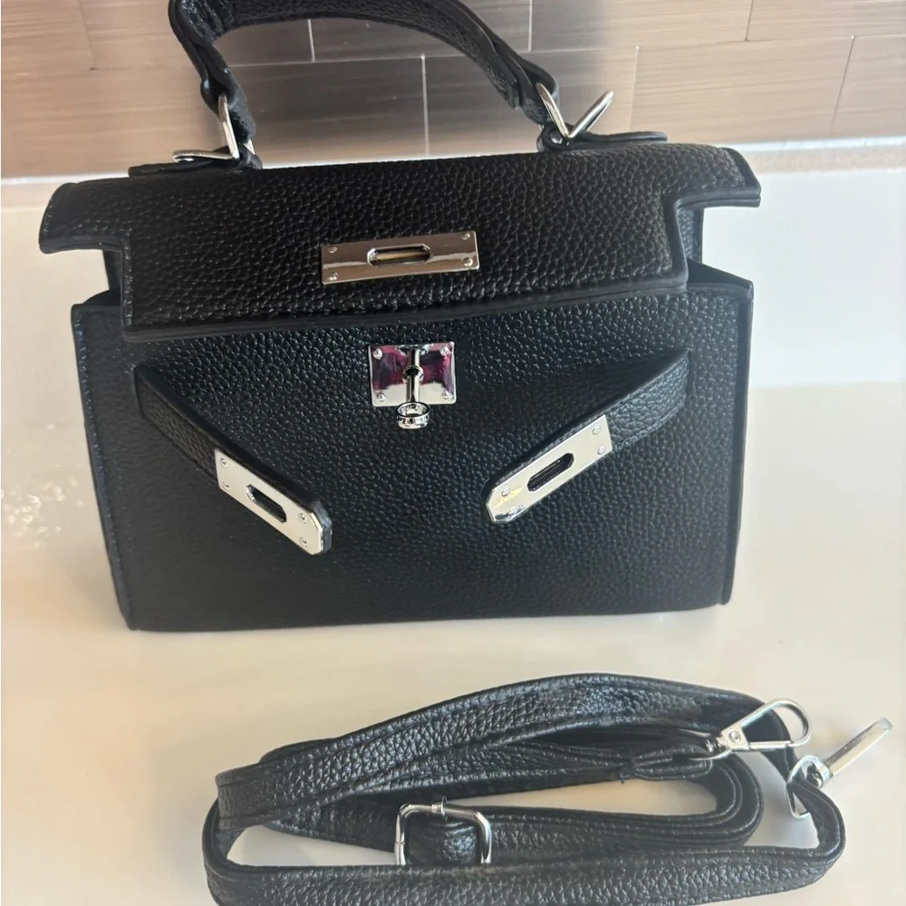 Elegant Black Leather Handbag Fits A 12 Pro Max